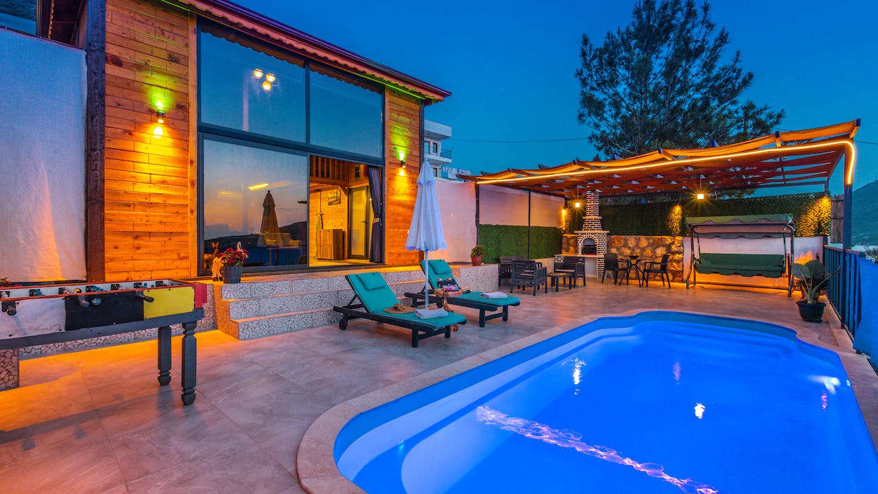 Luxury Villa Rentals in Tenerife South: Villas with a Private Pool