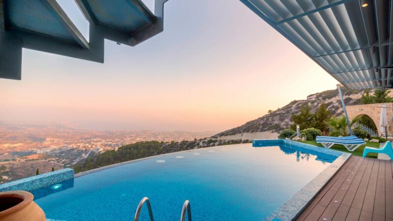 Luxury Villa Rentals in Tenerife South: Villas with a Private Pool